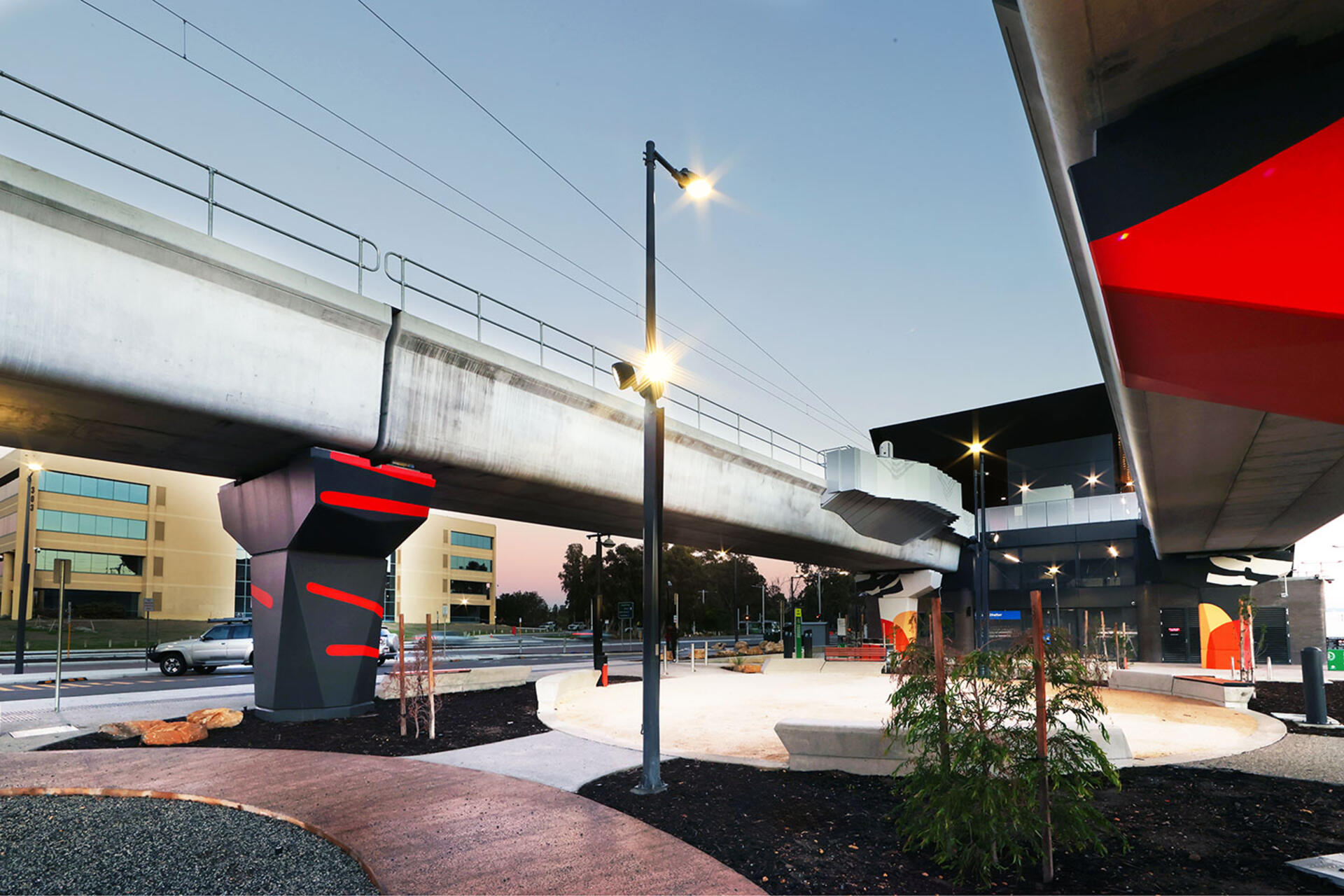 A Schréder forneceu soluções de iluminação para reforçar a segurança no corredor de transportes de Perth